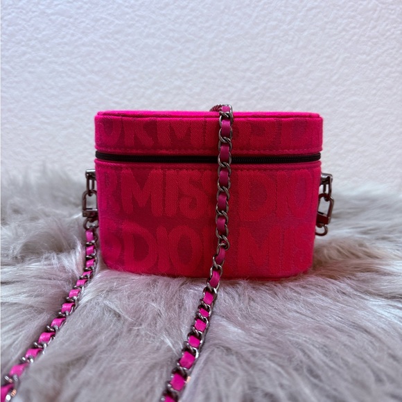 Dior Beauty pouch converted into Crossbody Bag - Picture 3 of 10